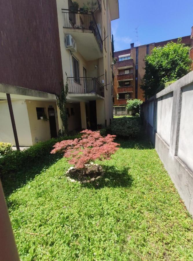 Appartamento C&Y Torelli 1 Novara Kültér fotó